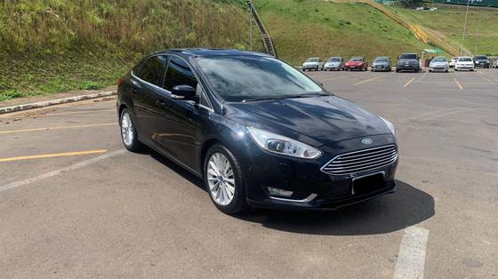 FORD FOCUS 2.0 TITANIUM PLUS FASTBACK 16V FLEX 4P POWERSHIFT FORD FOCUS 2.0 TITANIUM PLUS FASTBACK 16V FLEX 4P POWERSHIFT